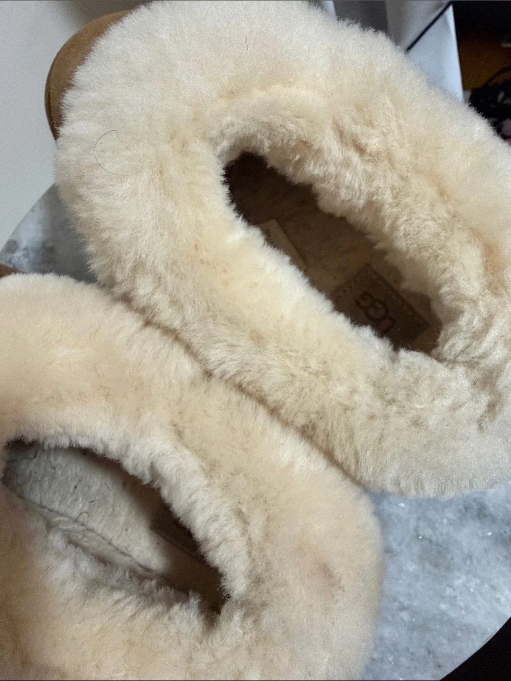 UGGS KIDS SZ 3